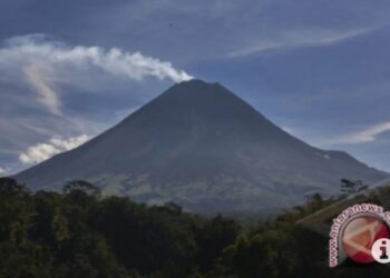 Status Gunung Marapi Sumbar Naik ke Level III Siaga