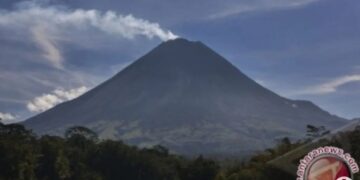 Status Gunung Marapi Sumbar Naik ke Level III Siaga