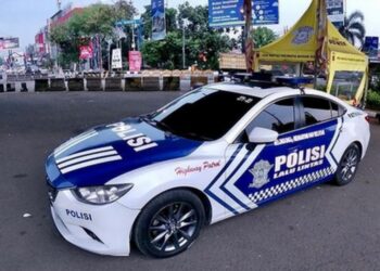 Respon Kritikan Sujiwo Tejo, Kapolri Perintahkan Lampu Rotator Biru Kendaraan Dinas Ditutup Kaca Film