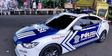 Respon Kritikan Sujiwo Tejo, Kapolri Perintahkan Lampu Rotator Biru Kendaraan Dinas Ditutup Kaca Film