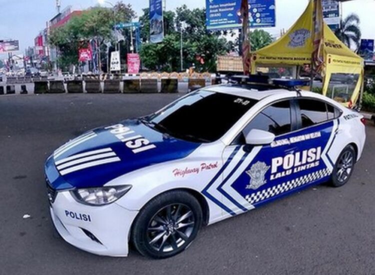 Respon Kritikan Sujiwo Tejo, Kapolri Perintahkan Lampu Rotator Biru Kendaraan Dinas Ditutup Kaca Film