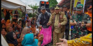Gubri Edy Nasution Tinjau Banjir di Rokan Hilir