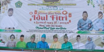 Sambut Hari Raya Idul Fitri 1445 H, Kemenag Kota Pekanbaru Pasang Baliho Ucapan