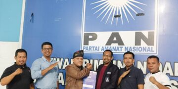 Nurmatias Kembalikan Formulir Pendaftaran Pilwako Pekanbaru 2024