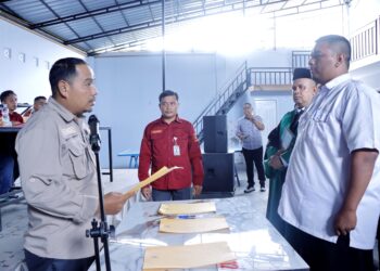 Panwascam Kampar Lantik 77 Orang Pengawas TPS dan Lakukan Pembekalan