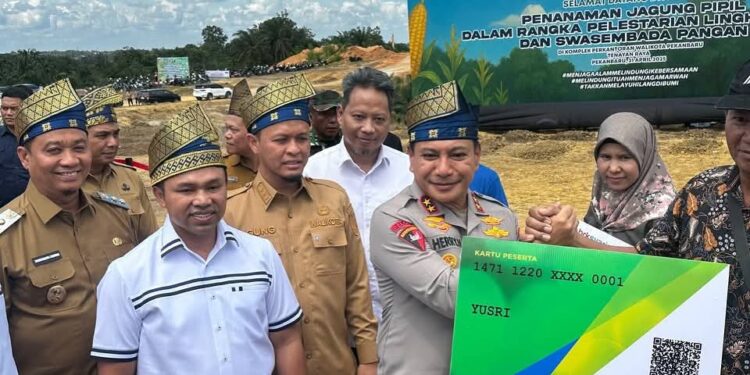 Dukung Pelestarian Lingkungan, Pemprov Riau Tanam 15 Ribu Bibit Pohon