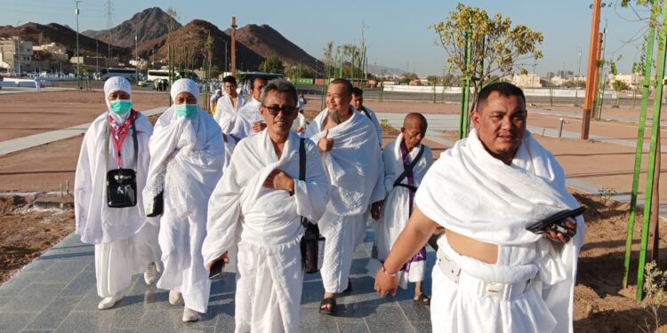 445 jema’ah dan Petugas Kloter pertama Riau :  BTH-03 didorong ke Makkah hari ini