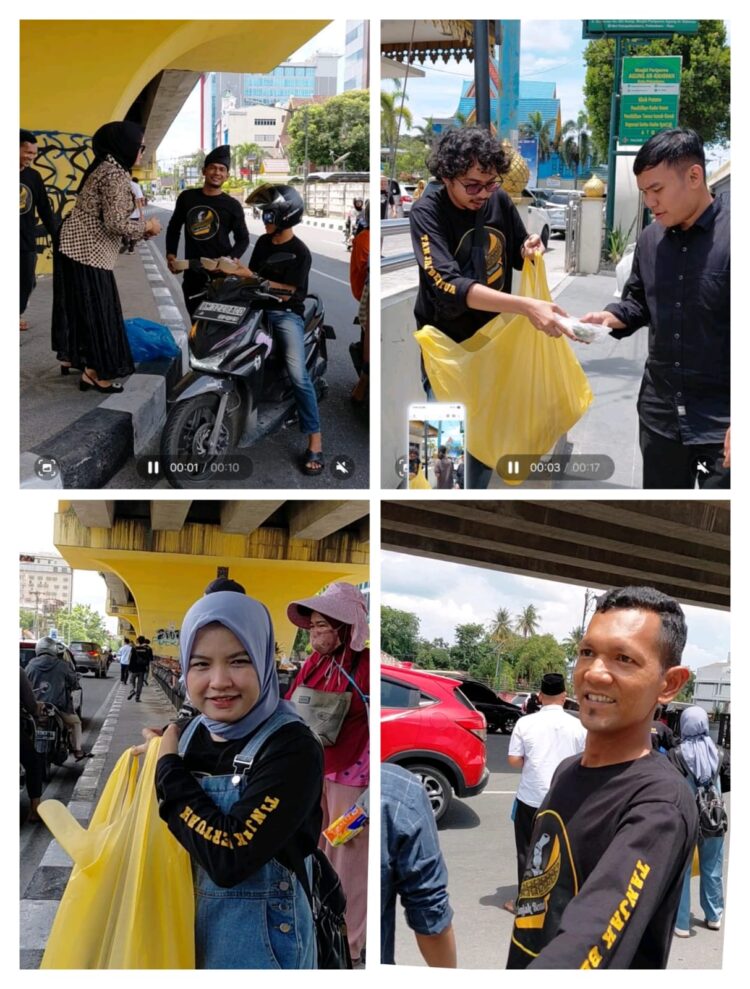‎Jumat Berkah, 200 Paket Dibagikan di Masjid Ar-Rahman dan Kawasan Mall Pekanbaru
