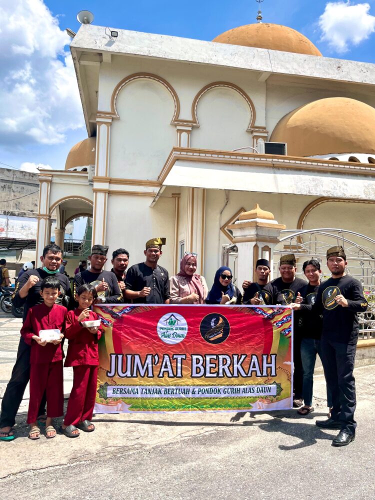 Jumat Berkah Warnai Masjid Ar-Rahim Pekanbaru