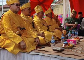 Raja Rambah ke-XI Hadiri Penabalan Junjungan Adat Kunto Darussalam, Tegaskan Persatuan Luhak di Rokan Hulu