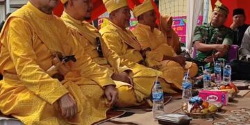 Raja Rambah ke-XI Hadiri Penabalan Junjungan Adat Kunto Darussalam, Tegaskan Persatuan Luhak di Rokan Hulu