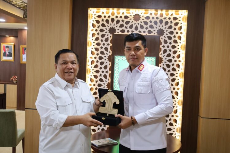 Perkuat Sinergi Lintas Sektoral, Kakanwil Temui Plt. Gubernur Riau Bahas Optimalisasi Layanan Hukum di Riau
