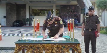 Kejati Riau Gelar Apel dan Tandatangani Pakta Integritas,Wujudkan Birokrasi Bersih dan Melayani