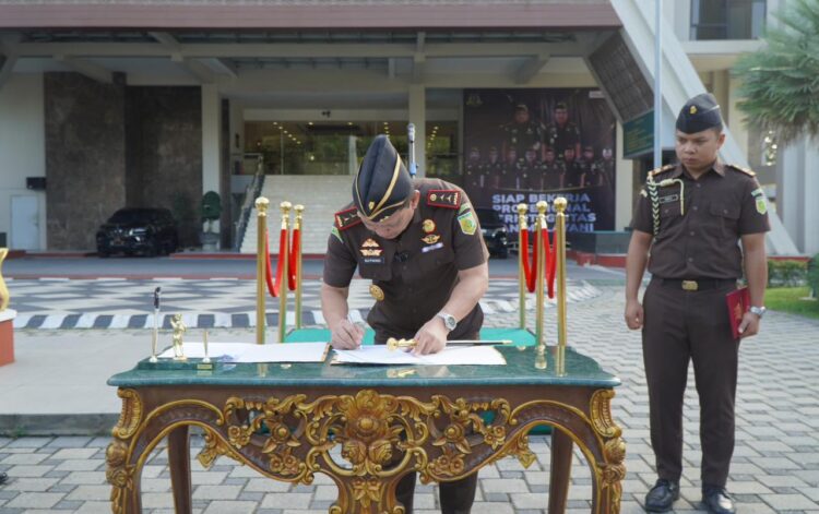 Kejati Riau Gelar Apel dan Tandatangani Pakta Integritas,Wujudkan Birokrasi Bersih dan Melayani