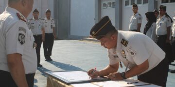 Teguhkan Pembangunan Zona Integritas Lapas Narkotika Rumbai Laksanakan Apel Penandatanganan Komitmen Bersama