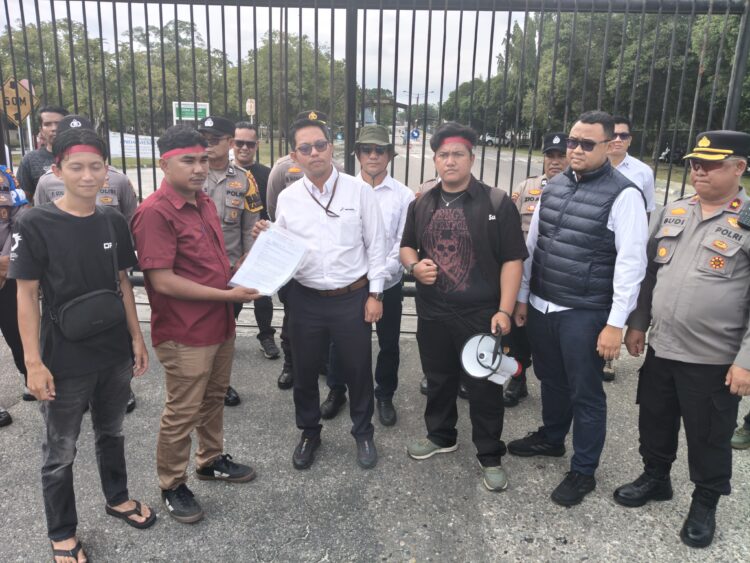 Aksi di Kantor PHR, Sinergi Pemuda Riau Desak Penegakan Sanksi terhadap PT Bormindo Nusantara