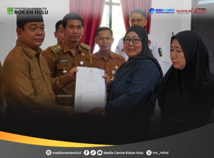 Wabup Syafaruddin Poti Hadiri Penyerahan Sertifikat Halal dan Perizinan Berusaha UMKM di Kecamatan Tandun