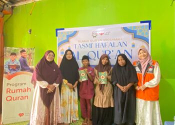 Kado Istimewa Jelang Ramadan: Dua Santri RQ Arrahmah Tuntaskan Tasmi’ Juz 30