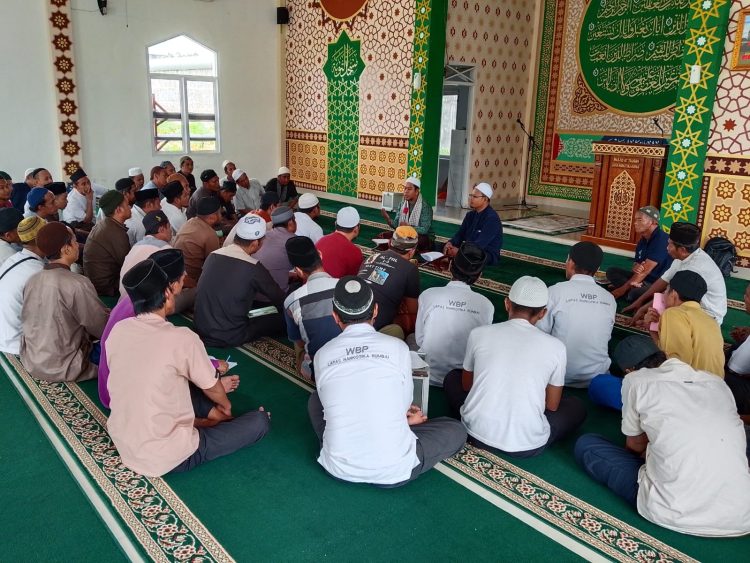 WBP Lapas Narkotika Rumbai Perkuat Iman Lewat Kegiatan Mengaji di Masjid At-Taubah