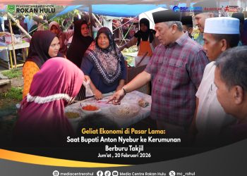 Geliat Ekonomi di Pasar Lama: Saat Bupati Anton Nyebur ke Kerumunan Berburu Takjil