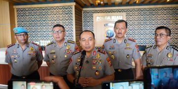Seluruh Personel Polda Riau dan Polres hingga Polsek Jajaran Secara Serentak Melaksanakan Tes Urine