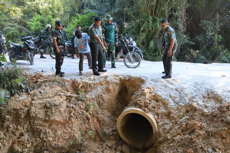 Danrem 031/Wira Bima Tinjau Progres TMMD ke-127 Kodim 0301/Pekanbaru di Tenayan Raya