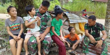 Obrolan Santai Satgas TMMD Ke-127 Bersama Anak-anak Tuah Negeri, Hangatkan Hati di Tengah Pembangunan Tenayan Raya
