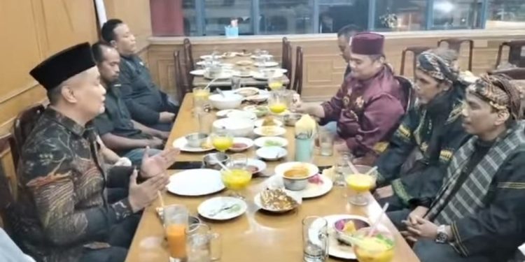 Jalin Silahturahmi di Bulan Suci,Ketua Umum Silat Tuah Sakti Buka Bersama Dengan Ketua IPSI Bukittinggi 
