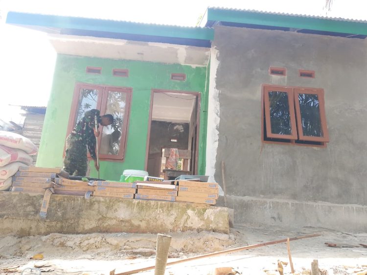 Warna Harapan Menghiasi Rumah Almarhum Yudarfis, Progres RTLH TMMD di Pekanbaru Capai 85 Persen