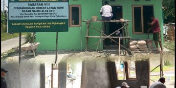 Progres 87 Persen, Pembangunan RTLH Bapak Saudi Alfa Seri oleh Kodim 0301/Pekanbaru Masuki Tahap Pemasangan Keramik