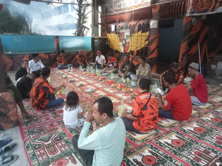 Pemuda Pancasila Ranting Kampung Dalam Gelar Buka Puasa Bersama, Pererat Silaturahmi