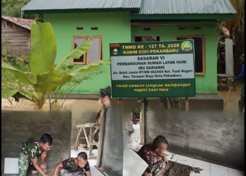 Sentuhan TNI Hadirkan Senyum Ibu Sarianis di Penghujung Pembangunan Rumahnya