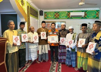 Rumah Zakat Salurkan Puluhan Paket Syiar Al-Qur’an untuk Lansia di Musholla Al-Fitrah Sukajadi