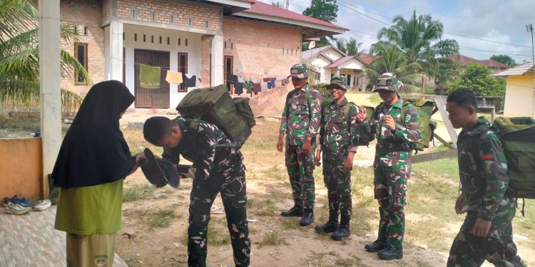 Air Mata Perpisahan Satgas TMMD dan Keluarga Asuh Setelah 30 Hari Kebersamaan