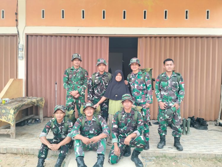 Satgas TMMD Pamit dari Rumah Ibu Nova, Kebersamaan Sebulan Jadi Kenangan