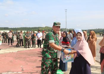 Penutupan TMMD ke-127 Kodim Pekanbaru Penuh Kepedulian, 500 Paket Sembako Dibagikan untuk Warga
