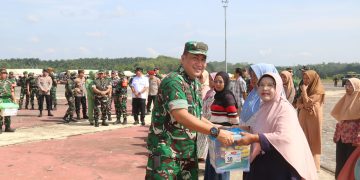 Penutupan TMMD ke-127 Kodim Pekanbaru Penuh Kepedulian, 500 Paket Sembako Dibagikan untuk Warga