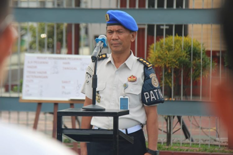 Apel Pagi Lapas Pekanbaru, Kasubag TU Ingatkan Pentingnya Disiplin dan Integritas Petugas