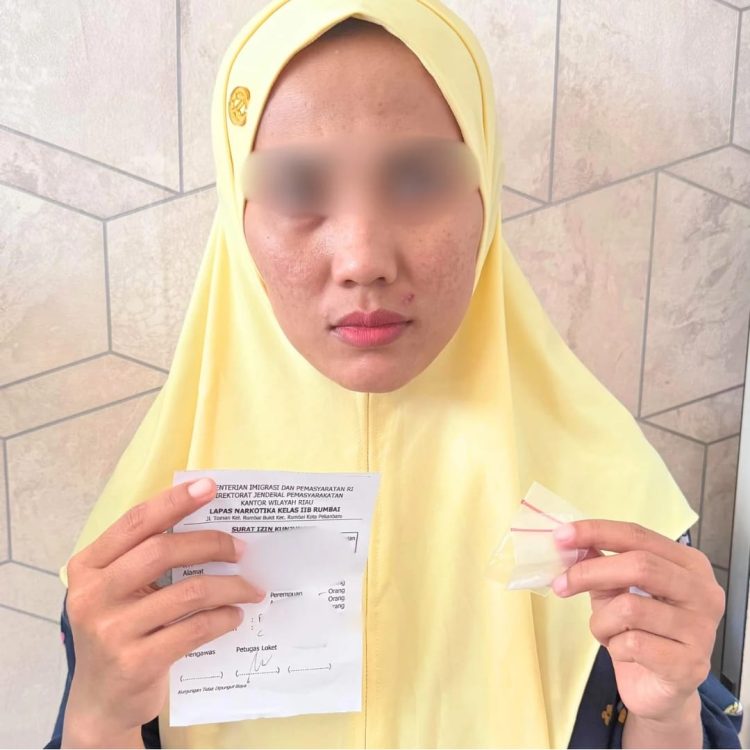 Teliti dalam Pemeriksaan, Petugas Lapas Narkotika Rumbai Berhasil Gagalkan Penyelundupan Paket Sabu-Sabu