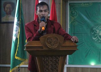 Agung Maulana ketua umum KMPKS mendesak presiden RI Prabowo copot dan reshuffle Menteri HAM RI Natalius Pigai Imbas penyiraman air keras aktivis kontraS