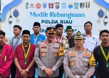 Mudik Aman, Keluarga Bahagia: Polda Riau dan Cipayung Plus Berangkatkan Ratusan Pemudik dengan Pengawalan Hingga Tujuan