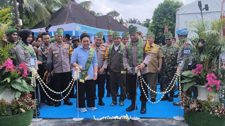 Kapolri-Titiek Soeharto Resmikan-Groundbreaking 110 Jembatan Merah Putih Presisi Riau