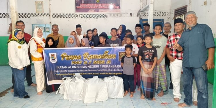 Ramadhan Penuh Berkah,Ikatan Alumni SMA Negeri 1 Pekanbaru Berbagi di Panti Asuhan Bhakti Mufaridun