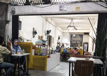 Jendela Kedai Kopi, Tempat Nongkrong Sederhana Bikin Betah Ber lama- lama 