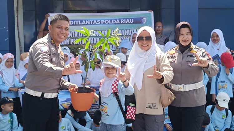 Edukasi Sejak Dini, Ditlantas Riau Kenalkan Tertib Lalu Lintas dan Green Policing