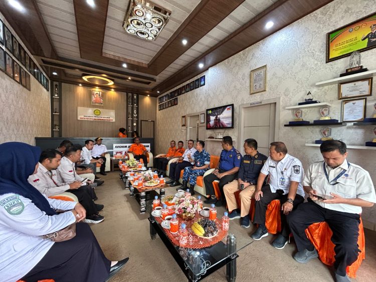 Rumah Zakat Riau dan BASARNAS Perkuat Sinergi Penanggulangan Bencana Melalui Simulasi Evakuasi Gedung