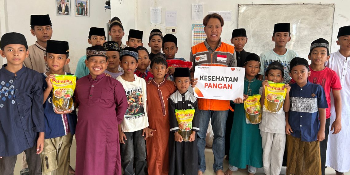 Rumah Zakat Salurkan Bantuan Pangan Untuk Anak Panti Asuhan Air Dingin Rimbo Panjang 