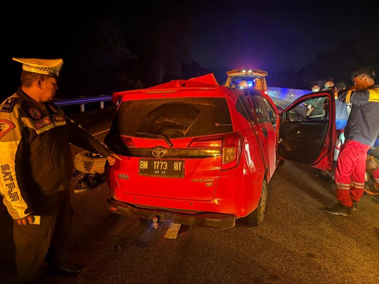 Laka Lantas Ganda di Tol Permai, Dua Orang Meninggal Dunia, PJR Riau Bertindak Cepat