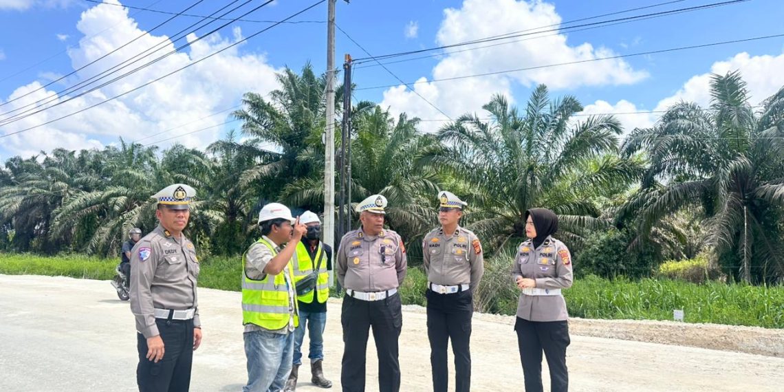 Pengecekan Jalur Lintas Timur KM 83, Ditlantas Polda Riau Pastikan Keamanan Pengguna Jalan