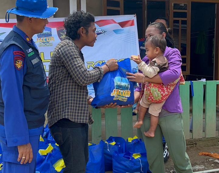 JALUR Ditpolairud Polda Riau Hadirkan Negara untuk Suku Talang Mamak, 8 Jam Perjalanan ke Pedalaman 